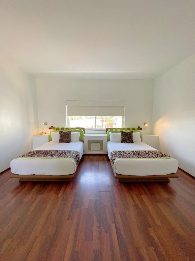 Seven Crown Express & Suites By Kavia Cabo San Lucas Exteriér fotografie