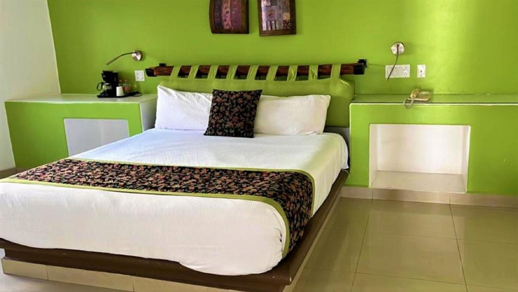 Seven Crown Express & Suites By Kavia Cabo San Lucas Exteriér fotografie