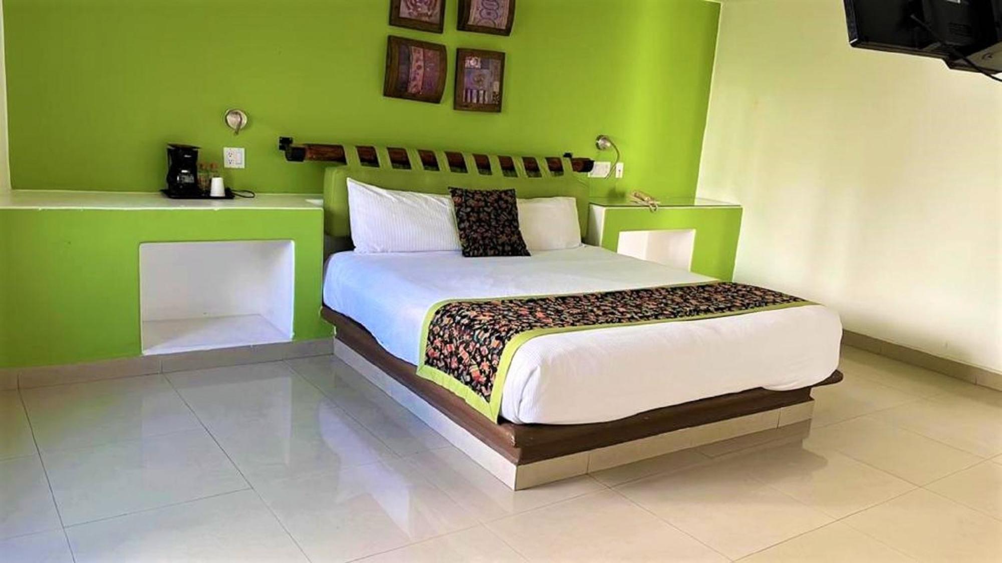 Seven Crown Express & Suites By Kavia Cabo San Lucas Exteriér fotografie