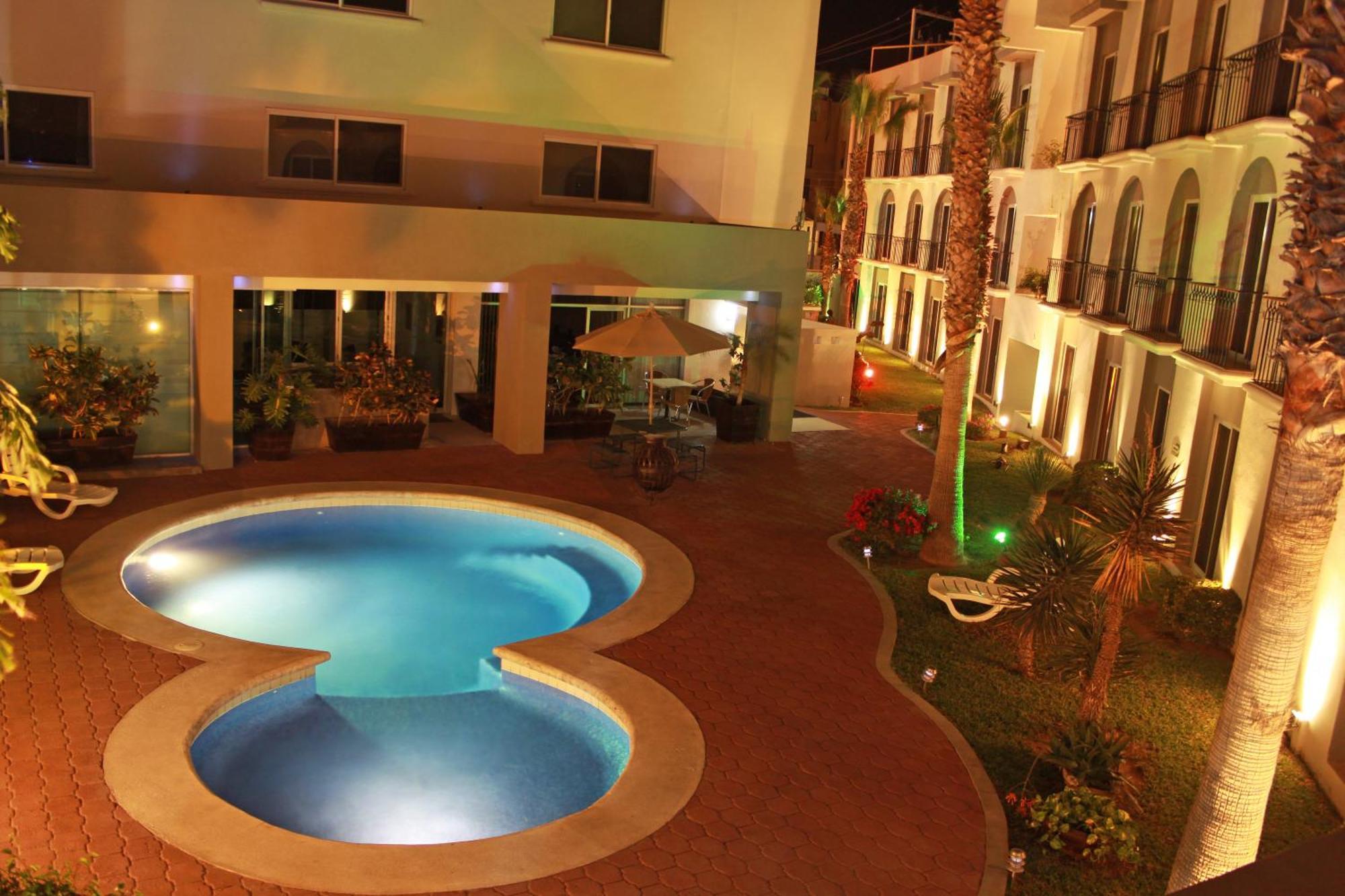 Seven Crown Express & Suites By Kavia Cabo San Lucas Exteriér fotografie