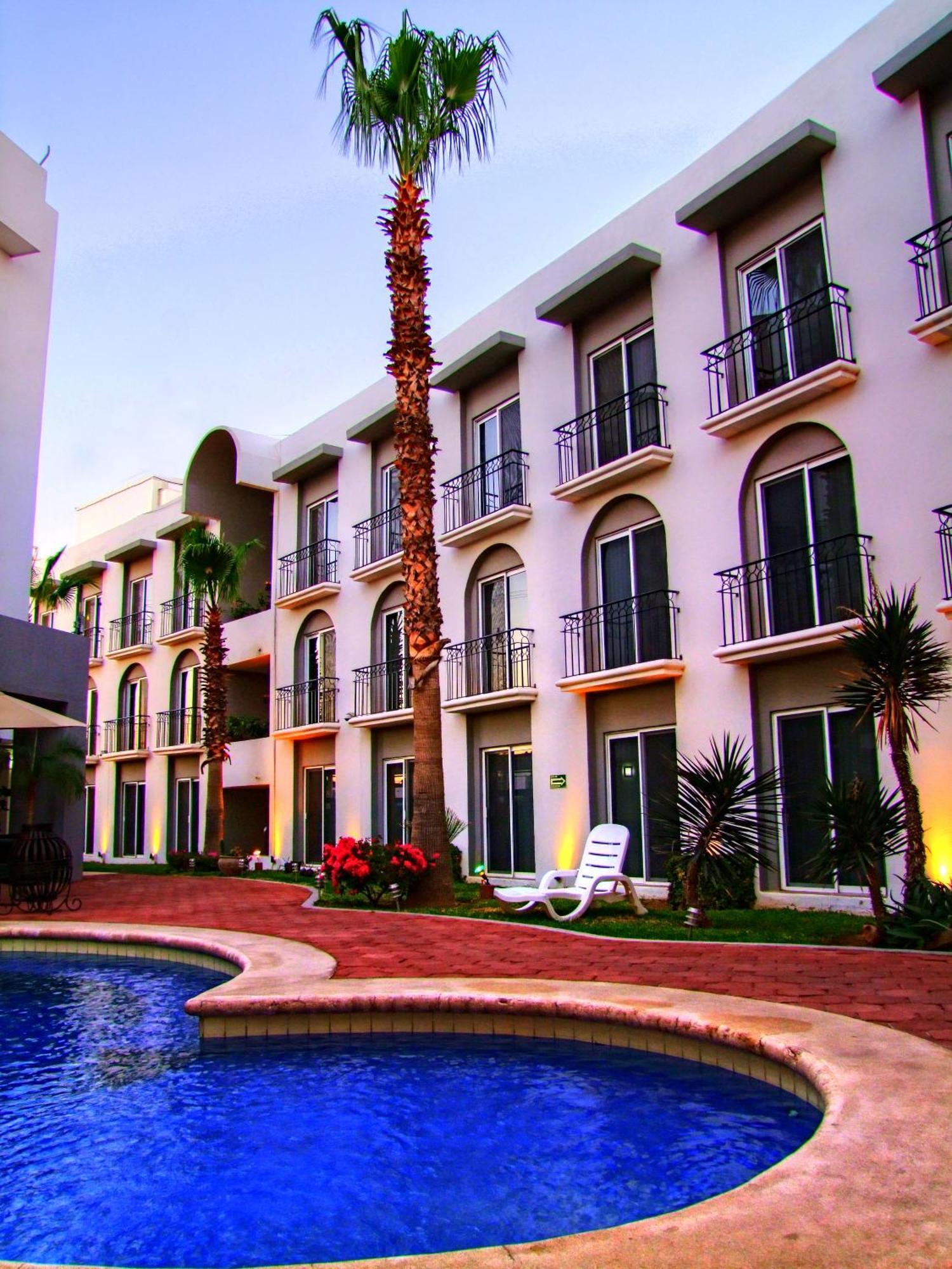 Seven Crown Express & Suites By Kavia Cabo San Lucas Exteriér fotografie
